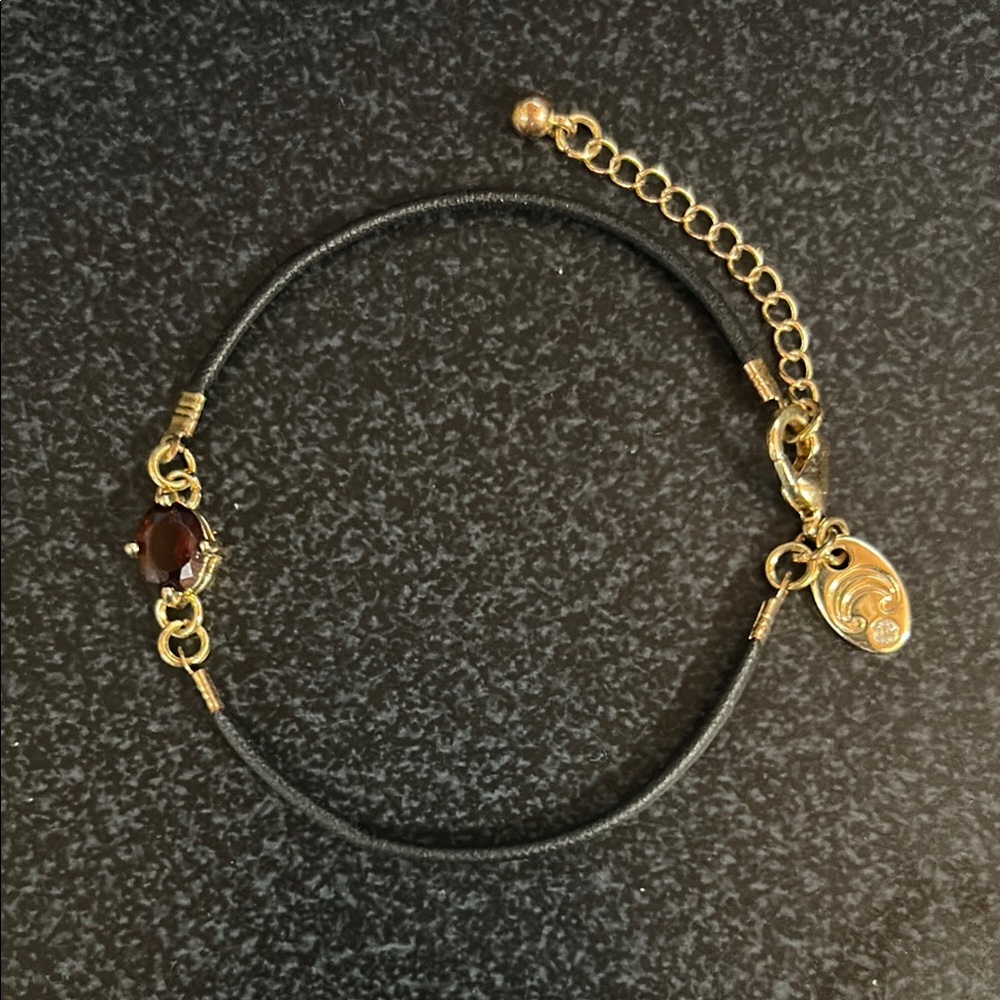 Elegant Black and Gold Bracelet